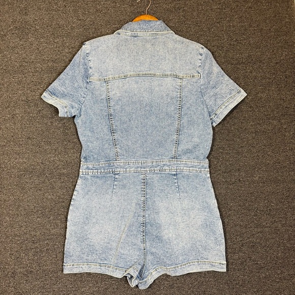 True Religion Blue Denim Overalls Shorts Classic Medium Wash, Womens XL - Picture 8 of 8